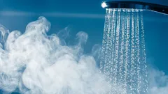 Heisse Dusche nach einem anstrengenden Tag: Warum das deiner Haut nicht gefällt und was du stattdessen tun kannst