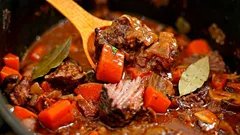 Lorbeerblatt wirkt wie eine Kleinigkeit – doch es entscheidet, ob ein Gericht «flach» oder tief wird