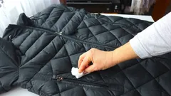 Was tun bei fettigen Ärmelbündchen, grauem Kragen und verklumpten Daunen – bewährte Methoden für zu Hause